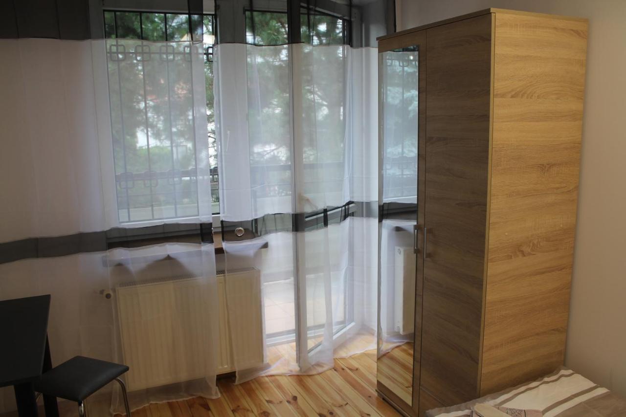 Saska Ochota Forest Guest House Varsovia Exterior foto